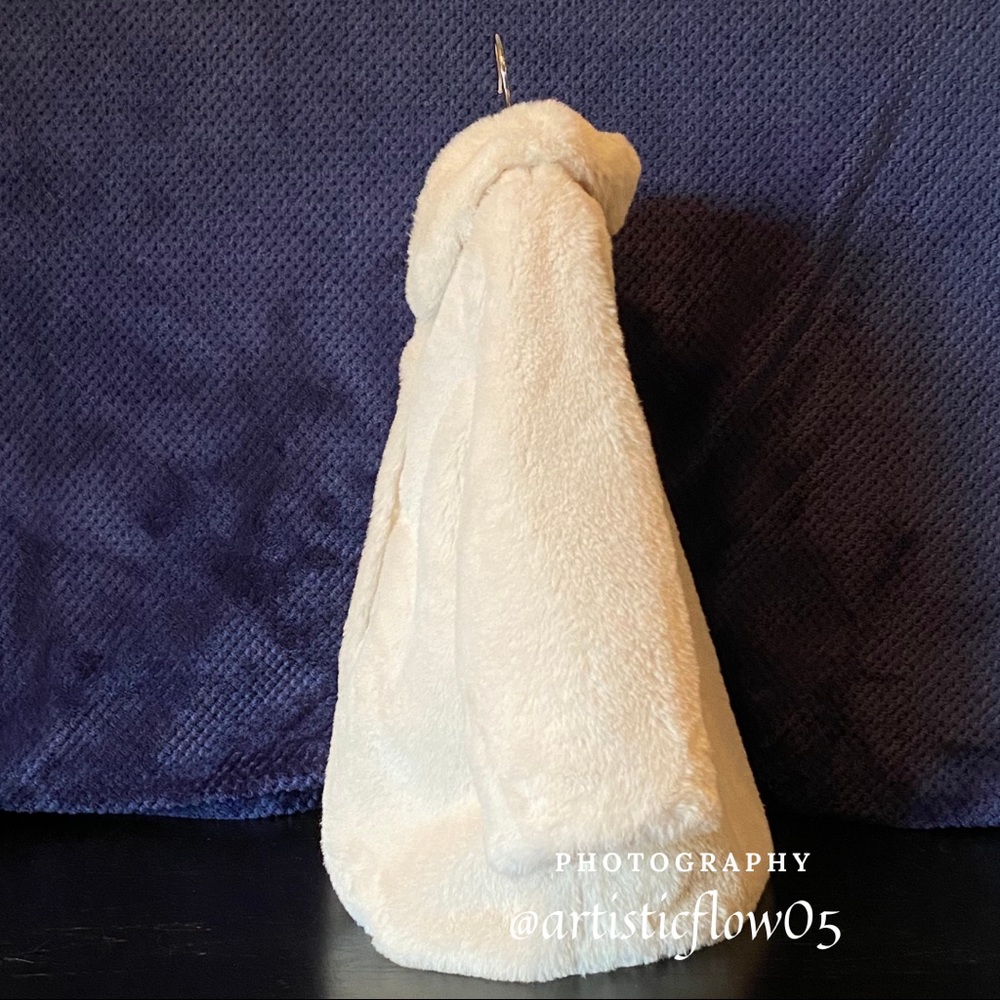 Keep Your Toddler Warm & Happy In The Softest Coat - Picture 3 of 8